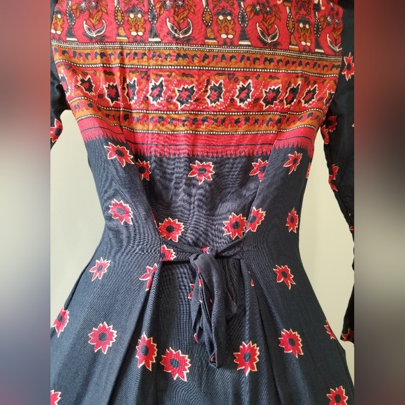 Long button down patterned dress - Picture 5 of 11